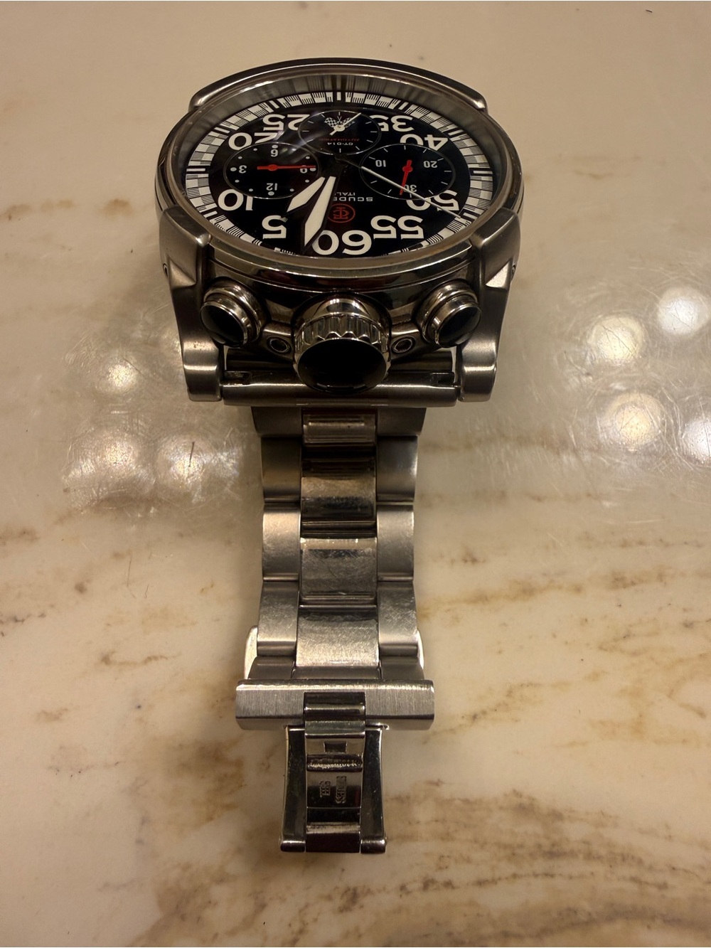 CT Scuderia watch blend vintage Italian café racer aesthetics with high-quality. - Picture 2 of 5